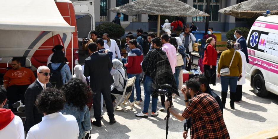 جامعة مصر للعلوم والتكنولوجيا تنظم حملة للتبرع بالدم بالتعاون مع وزارة الصحة