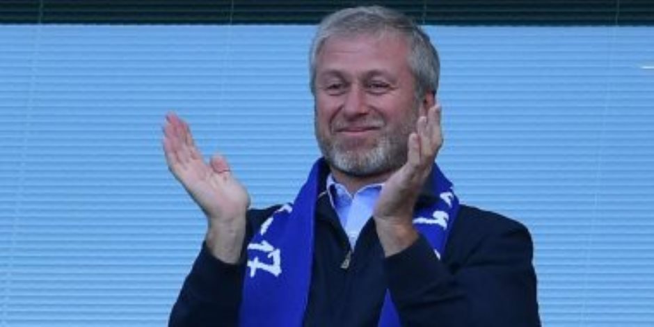 بسبب تداعيات الحرب الروسية الأوكرانية .. الاتحاد الأوروبى يضيف الملياردير الروسى مالك نادى تشيلسى لقائمة العقوبات