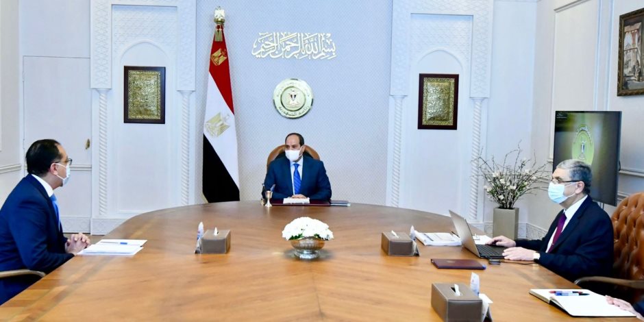 خلال اجتماعه من مدبولي ووزير الكهرباء.. الرئيس يتابع الجهود التي تقوم بها مصر لتصبح ممرا لعبور الطاقة النظيفة