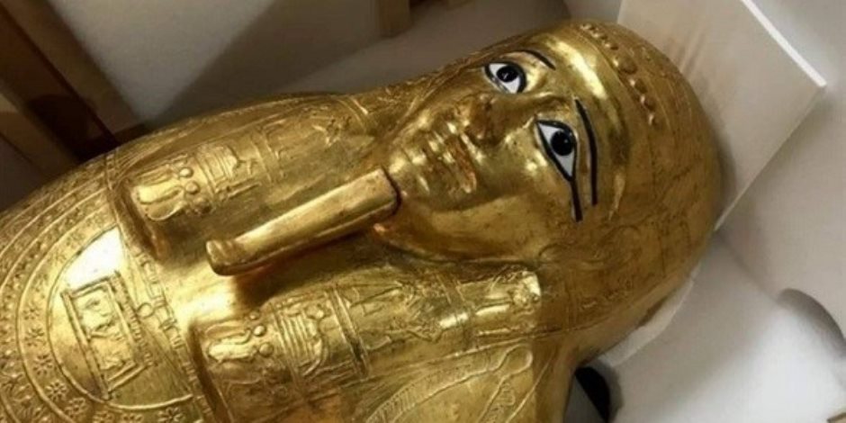 استردته الأثار بعد تهريبه.. حكاية التابوت الذهبي "نجم عنخ" الموجود في متحف الحضارة المصرية