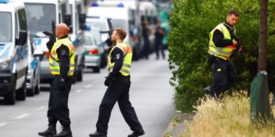 الشرطة الألمانية تلقى القبض على فتى بحوزته عدة قنابل وخطط لتفجير مدرستين