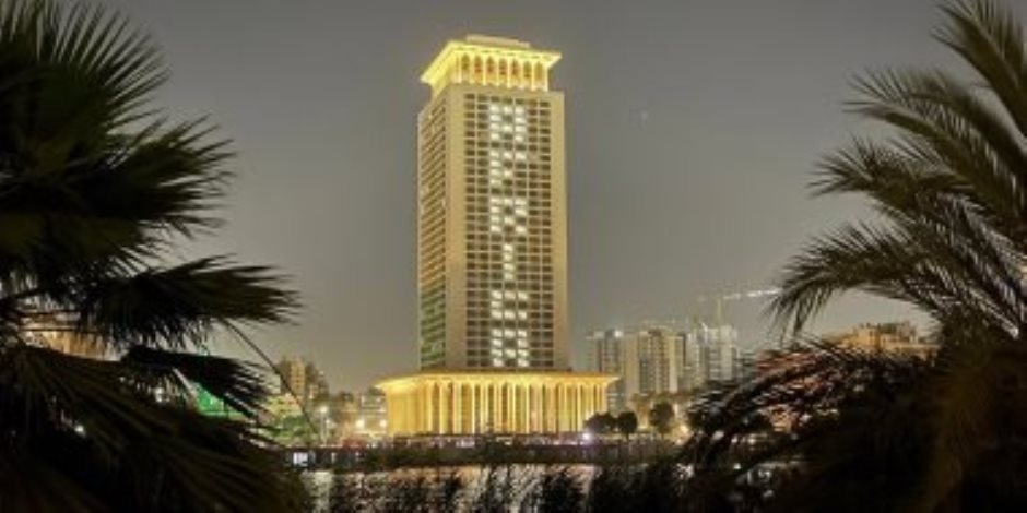 مصر تحتفل بيوم إفريقيا بإضاءة مبنى وزارة الخارجية.. صور