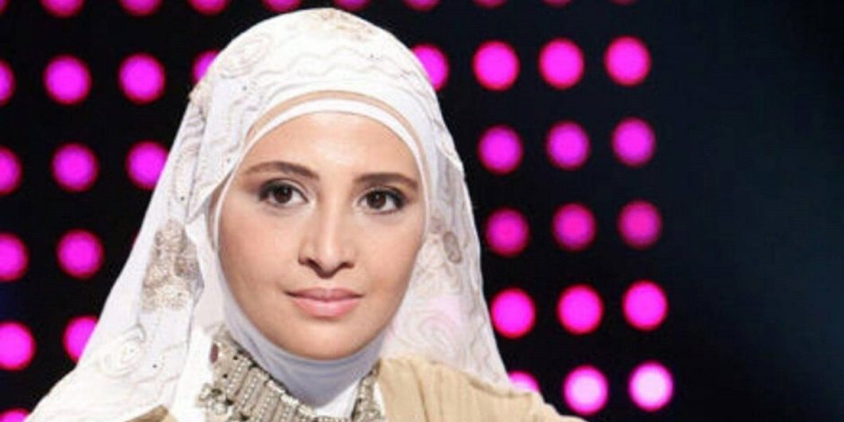 حنان ترك: أنا مش داعية إسلامية وجاهلة سياسيا ودرست علوم شرعية للنجاة