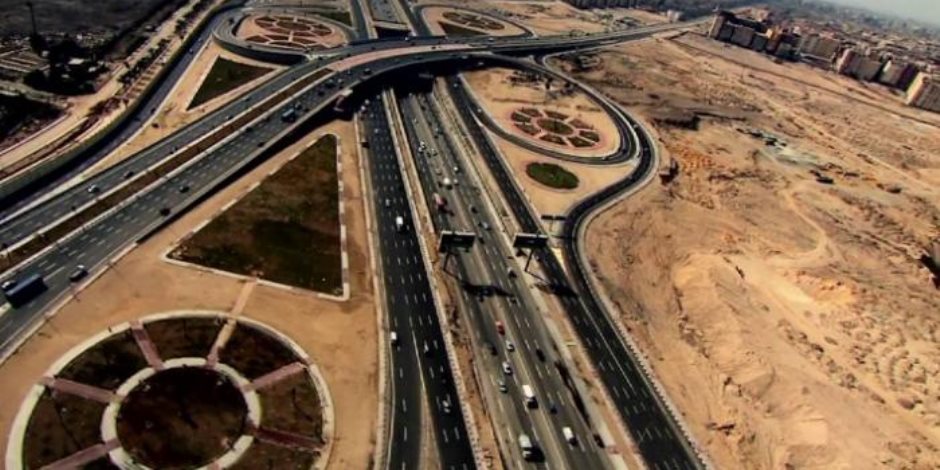 مشروعات قفزت بمصر 90 مركزاً عالمياً.. اجتماع لرئيس الوزراء لمتابعة موقف محاور الطرق والكباري