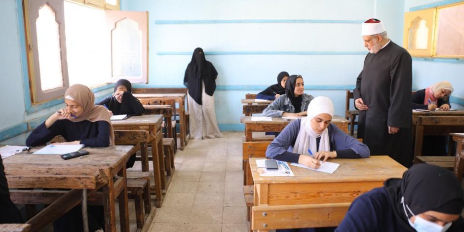 وكيل الأزهر ورئيس القطاع يتفقدان لجان امتحانات الثانوية الأزهرية بمحافظتى القاهرة والمنوفية