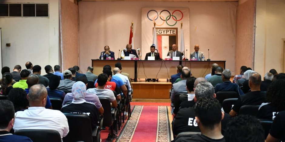 وزير الرياضة ورئيس اللجنة الأوليمبية يلتقيان بعثة مصر المُشاركة فى دورة ألعاب البحر المتوسط بالجزائر 