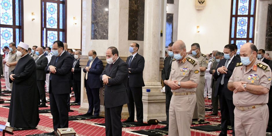  بدء صلاة عيد الأضحى بمسجد المشير طنطاوى بحضور الرئيس السيسى 