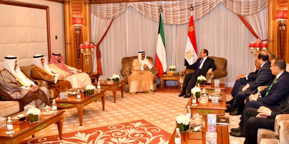 الرئيس السيسي يؤكد حرص مصر على تعزيز التعاون مع الكويت
