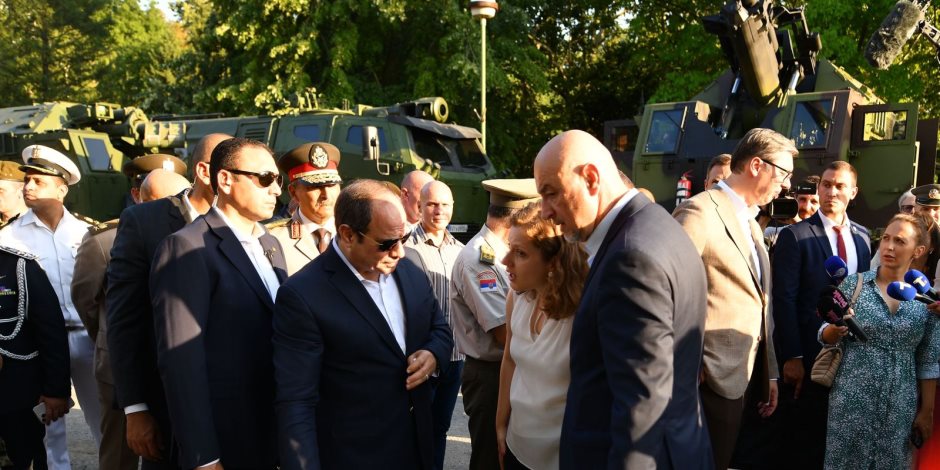الرئيس السيسى يشهد عرضا لأسلحة القوات المسلحة الصربية والمعدات العسكرية الرئيس السيسى يشهد عرضا لأسلحة القوات المسلحة الصربية والمعدات العسكرية