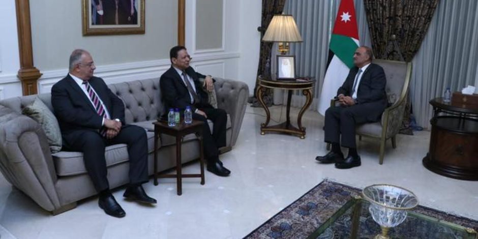 رئيس الوزراء الأردني يستقبل رئيس المجلس الإعلى للإعلام 