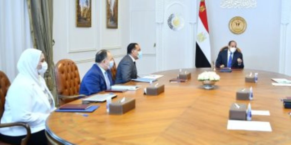 الرئيس السيسى يوجه بطرح كراتين سلع غذائية بنصف التكلفة شهريًا الرئيس السيسى يوجه بطرح كراتين سلع غذائية بنصف التكلفة شهريًا