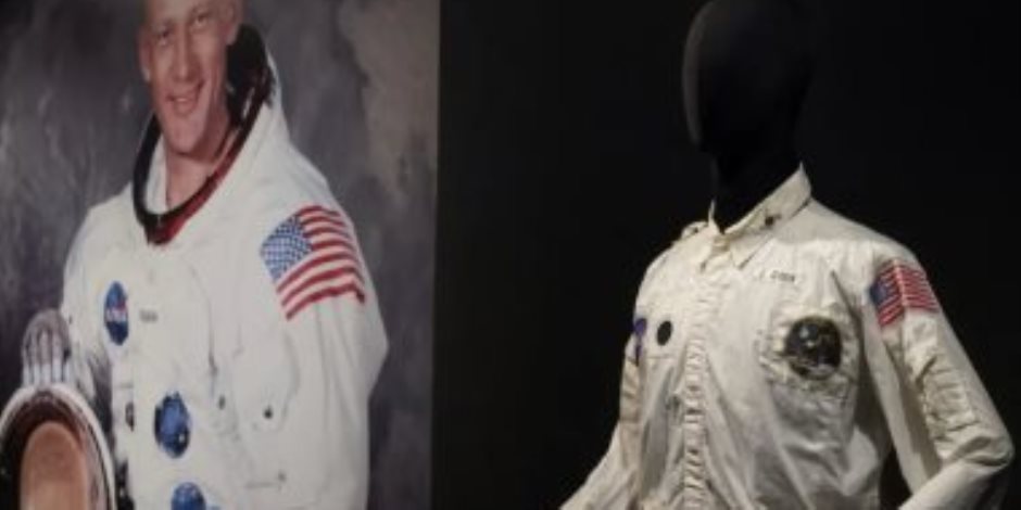 «مقابل 2.8 مليون دولار» بيع سترة «رحلة القمر» فى مهمة أبولو 11 التاريخية 