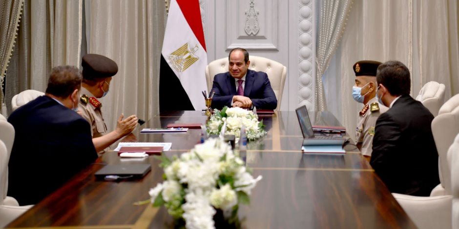 الرئيس السيسى يستعرض المستجدات الإنشائية لمصنع منتجات الألبان ببرج العرب