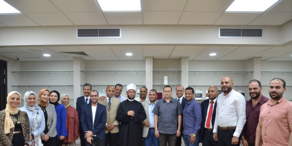 أسامة الأزهري يلتقي بعدد من الإعلاميين وصحفيِّي الملف الديني 