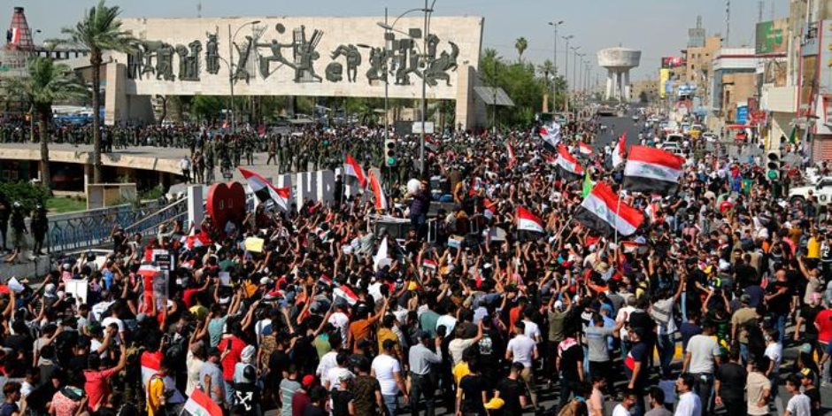 تظاهرات حاشدة.. ماذا يحدث في العراق؟