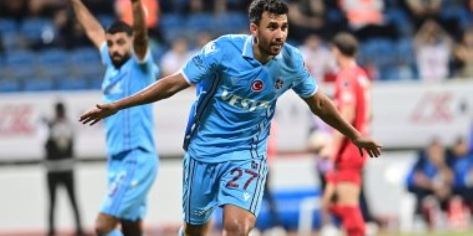 تريزيجيه يتألق ويقود طرابزون لتخطى عمرانى سبور فى الدورى التركي.. فيديو تريزيجيه يتألق ويقود طرابزون لتخطى عمرانى سبور فى الدورى التركي.. فيديو