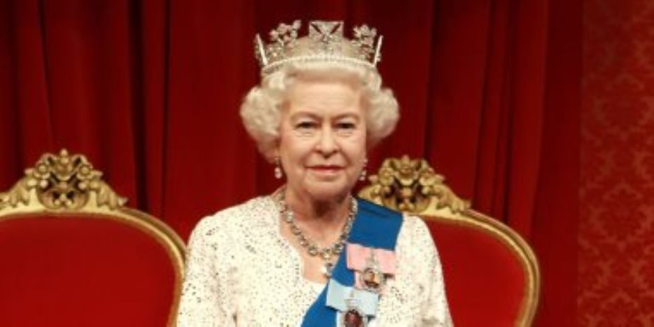 سفير بريطانيا بالقاهرة ينعي الملكة إليزابيث: أعظم دبلوماسيينا