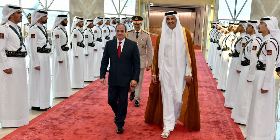 الرئيس السيسي يبحث مع أمير دولة قطر سبل تعزيز أوجه التعاون الثنائي بين البلدين الشقيقين