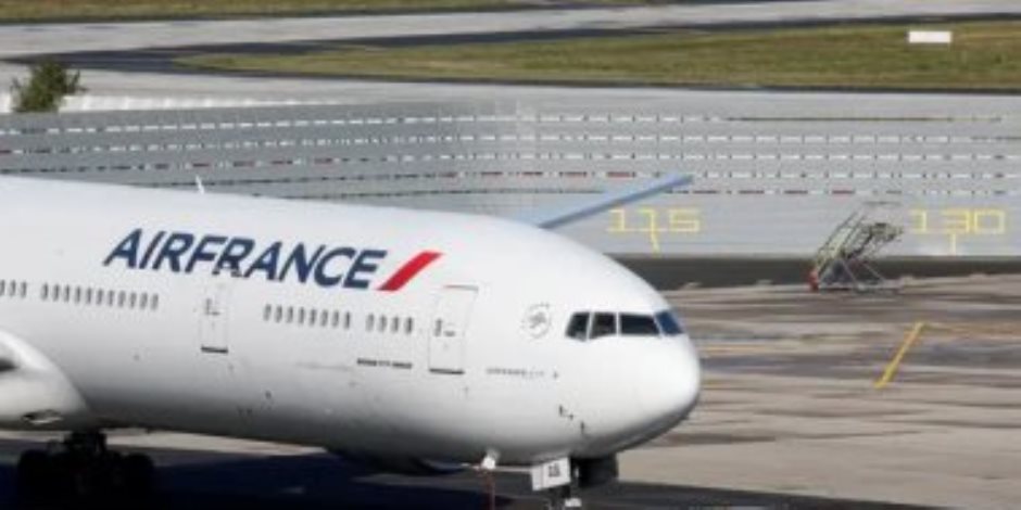إلغاء ألف رحلة طيران اليوم في فرنسا بسبب إضراب المراقبين الجويين