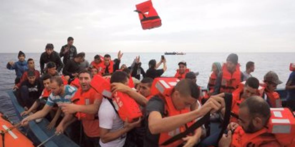 إسبانيا: إنقاذ 372 مهاجرًا من الموت غرقًا بمياه البحر المتوسط