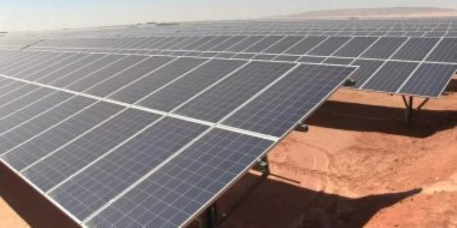 نالت إشادات دولية وحصد جوائز عالمية.. محطة "بنبان" للطاقة الشمسية أمل مصر والعالم لحماية الأرض