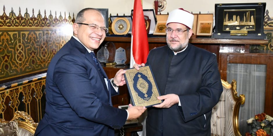 وزير الأوقاف يستقبل سفير مصر بتنزانيا لبحث التعاون المشترك