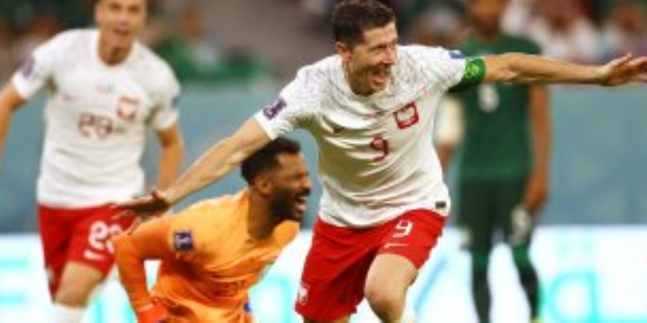 ليفاندوفسكي يقود بولندا للفوز على السعودية بثنائية فى كأس العالم 2022