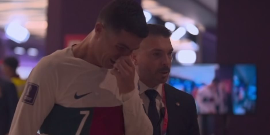 دموع النهاية.. رونالدو يدخل في نوبة بكاء بعد وداع المونديال على يد المغرب