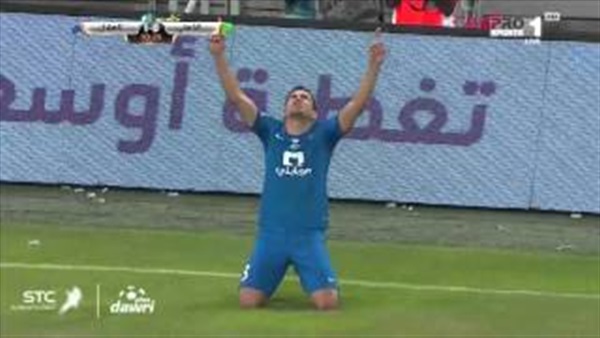بالفيديو: شوط أول.. الهلال يتقدم على الأهلي بهدف في كلاسيكو السعودية بالفيديو: شوط أول.. الهلال يتقدم على الأهلي بهدف في كلاسيكو السعودية