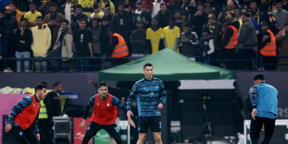  رونالو يشارك فى تدريباته الاولي مع النصر بملعب مرسول بارك.. صور