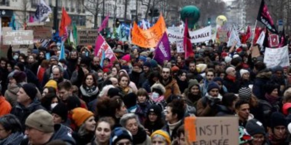 ثاني أيام الإضراب الشامل.. انطلاق مظاهرات فى عدد من المدن الفرنسية ضد إصلاح نظام التقاعد