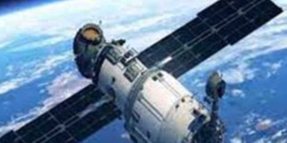 مصر تُطلق القمر الصناعى "حورس 1" للاستشعار عن بعد من الصين مصر تُطلق القمر الصناعى "حورس 1" للاستشعار عن بعد من الصين