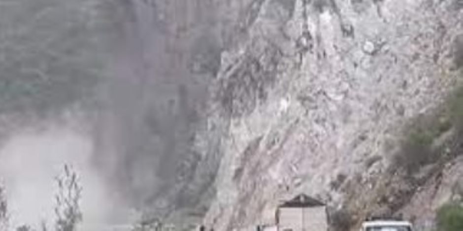 انهيارات أرضية تودي بحياة 12 شخصا في بيرو (فيديو)