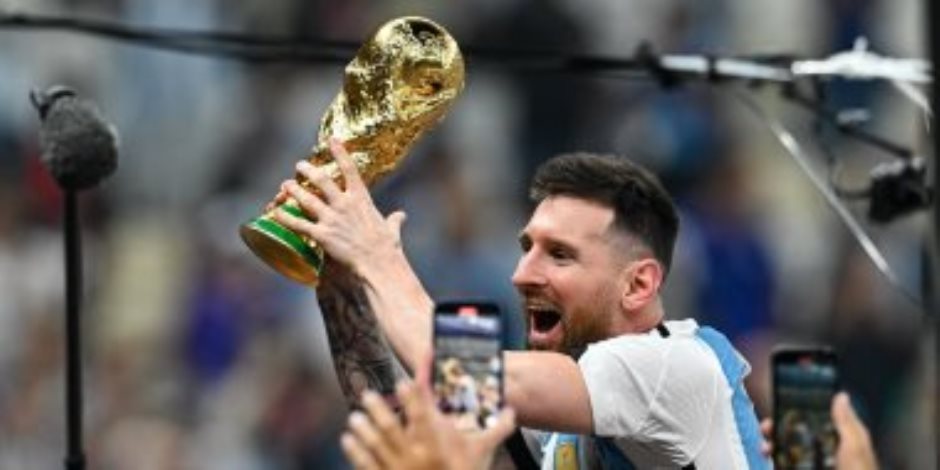 "فيفا" يستعرض أهداف ميسي فى كأس العالم قبل حفل "ذا بيست".. فيديو
