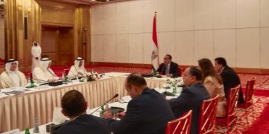 رئيس الوزراء من قطر: الدولة المصرية فى سبيلها لإنهاء ظاهرة تذبذب سعر الصرف