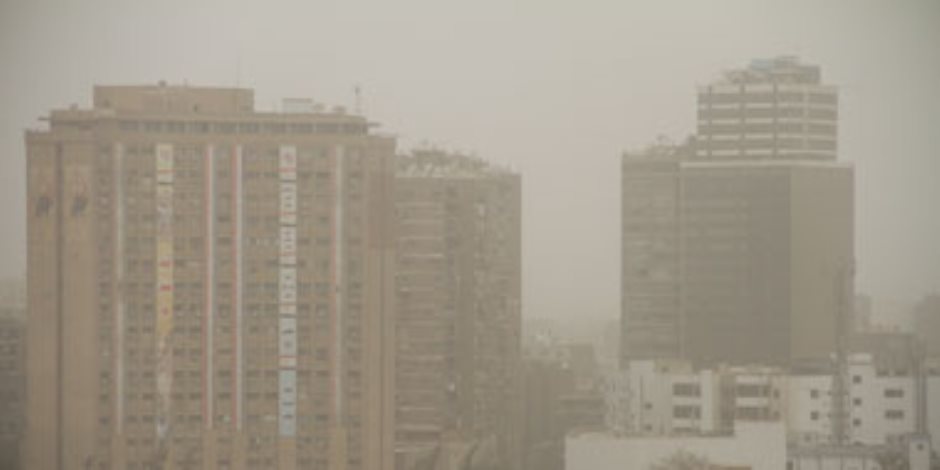 "احذروا التقلبات الجوية".. أتربة وغبار تغطى سماء القاهرة والمحافظات وتوقعات بأمطار غزيرة بسيناء والبحر الأحمر