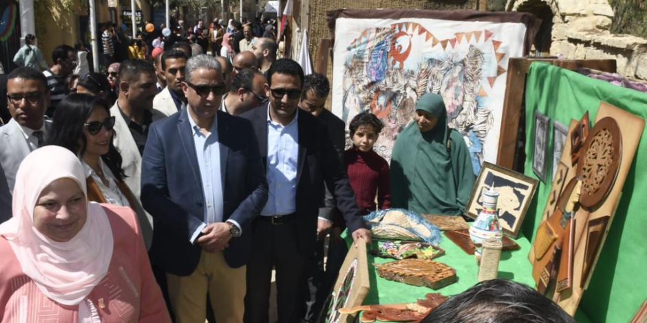 نائب وزير السياحة والآثار يزور مهرجان تونس للخزف والحرف اليدوية في دورته العاشرة بالفيوم