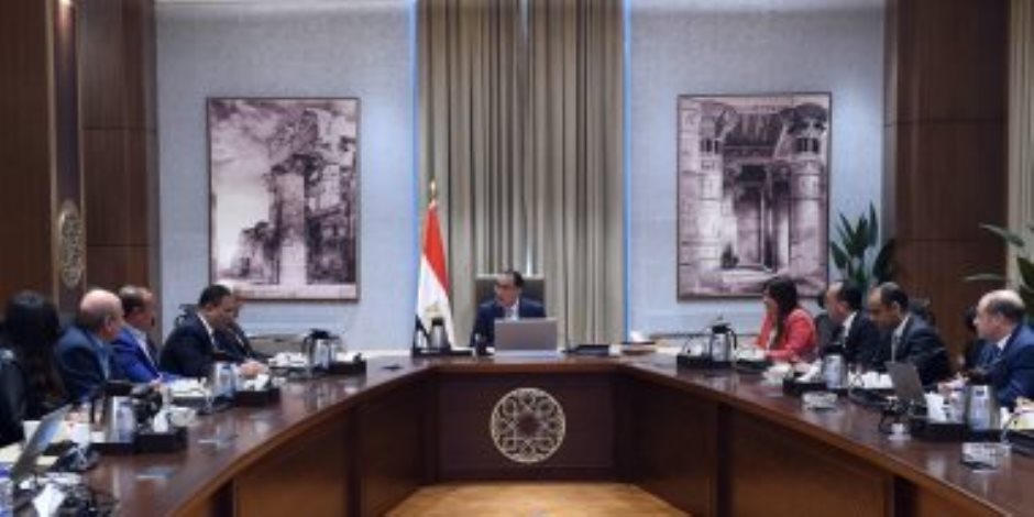 رئيس الوزراء يتابع مخططات تطوير المنطقة المحيطة بالمتحف المصرى الكبير