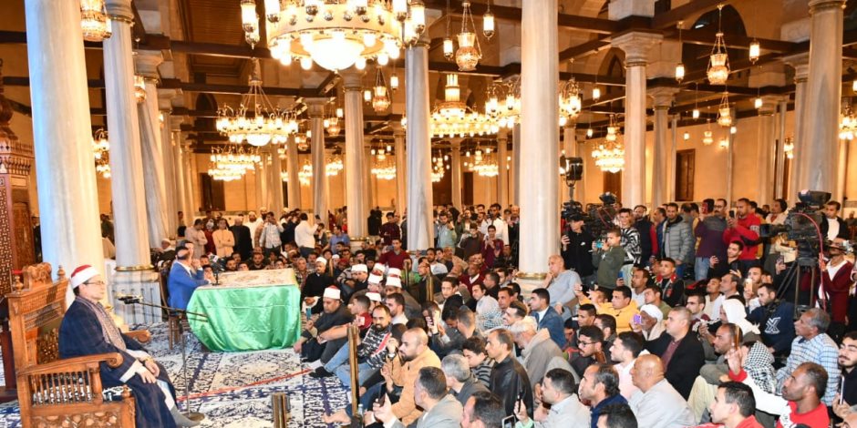 قناة الحياة تقدم بثاً مباشراً لصلاة العشاء والتراويح من مسجد الحسين