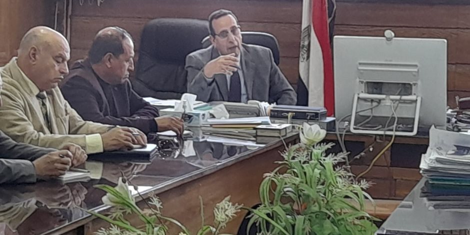 بمشاركة عدة محافظات مصرية.. محافظ شمال سيناء يعلن عن إقامة سباق للهجن بمضمار نادي العريش (صور)