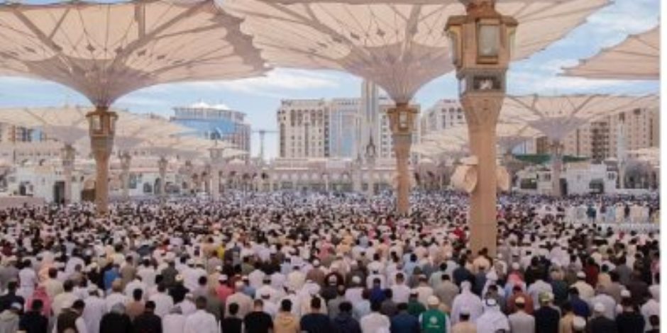 إمام المسجد النبوي في خطبة الفطر: العيد موسم تعزيز وغرس قيمة الألفة والتراحم