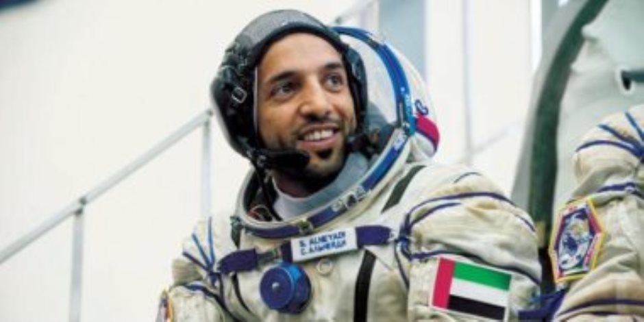 "سلطان النيادي" أول عربي يسير في الفضاء (بث مباشر)