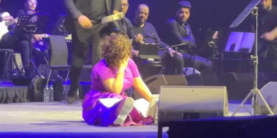 الحالة الصحية للفنانة شيرين عبد الوهاب بعد سقوطها على المسرح بدبي