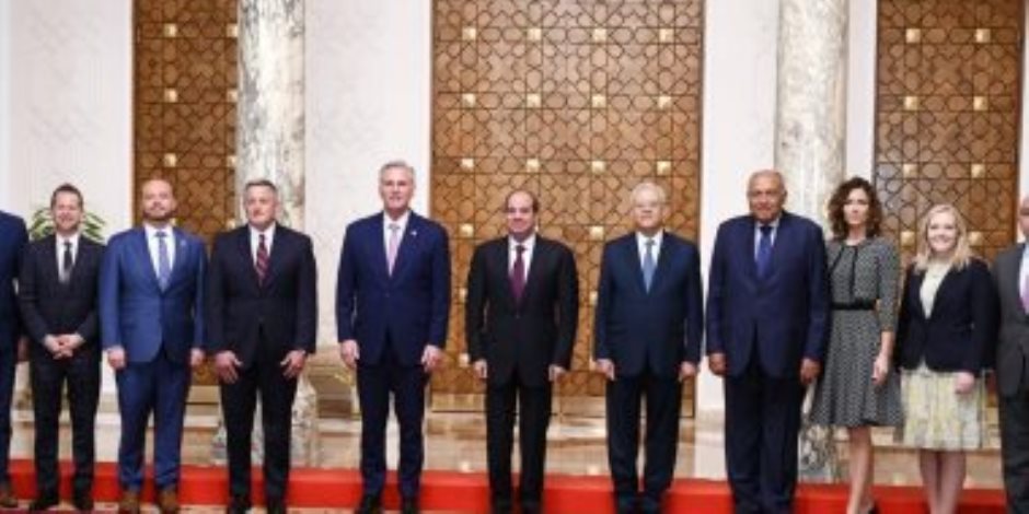الرئيس السيسى يؤكد موقف مصر الثابت بالتوصل لحل عادل يضمن حقوق الشعب الفلسطينى