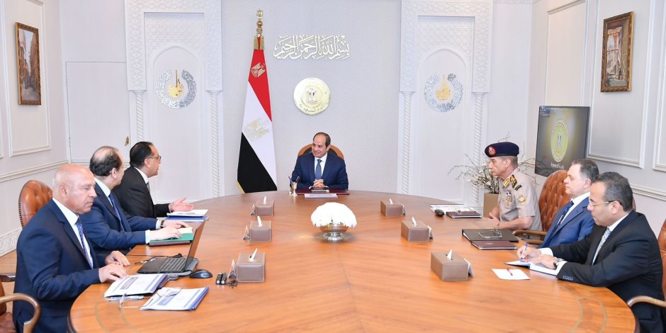 الرئيس السيسي يوجه بضمان العودة الآمنة للمصريين من السودان