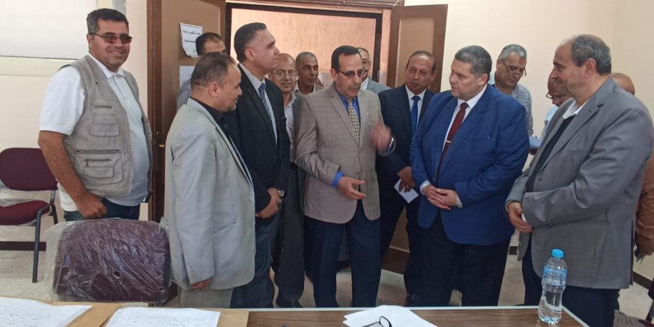 محافظ شمال سيناء يتفقد امتحانات الشهادة الإعدادية والمجمع الخدمى للامتحانات