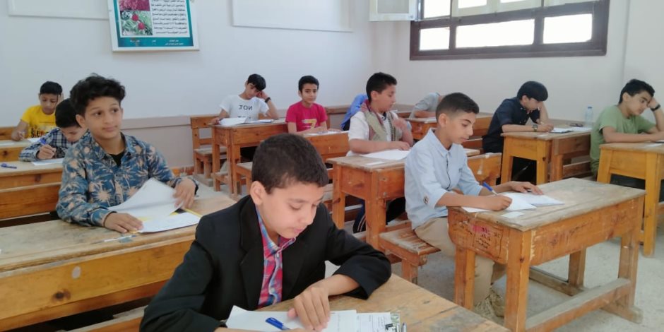 1375 طالبا وطالبة يؤدون امتحانات الشهادتين الابتدائية والإعدادية بشمال سيناء في هدوء (صور)