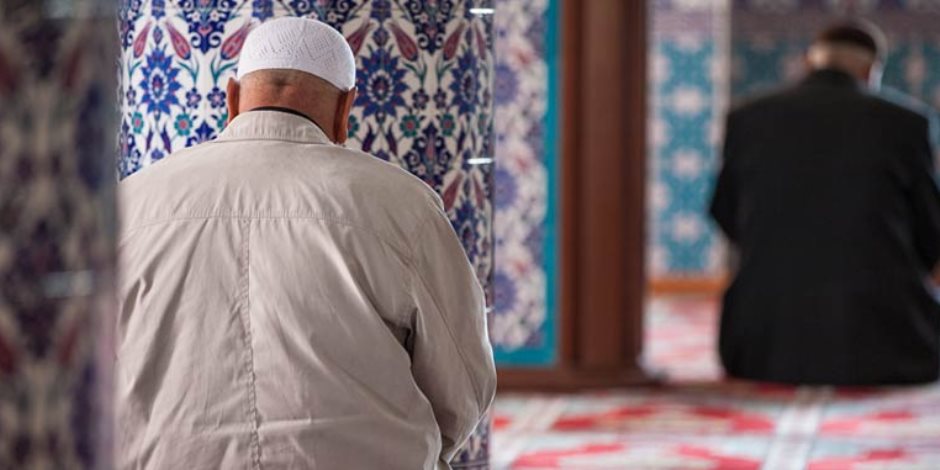 الحكومة تكشف حقيقة تحذير وزارة الأوقاف من إقامة صلاة التهجد بالمساجد خلال رمضان