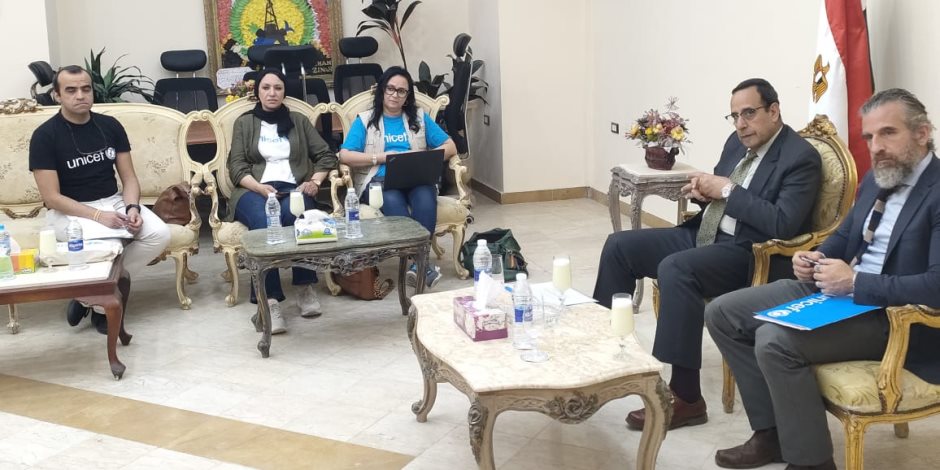 محافظ شمال سيناء يلتقي ممثل منظمة "يونسيف" في مصر 