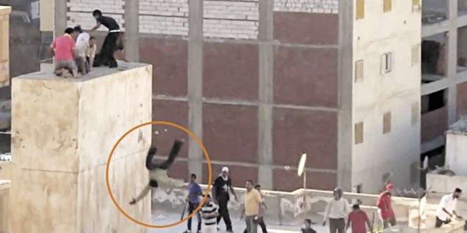 صفع النساء وإلقاء الأطفال من أعلى المباني.. جرائم إخوانية استفزت المصريين وقادت إلى 30 يونيو (فيديو)